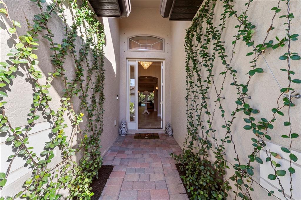 8712 Westwood Oaks Pl Property Photo 2