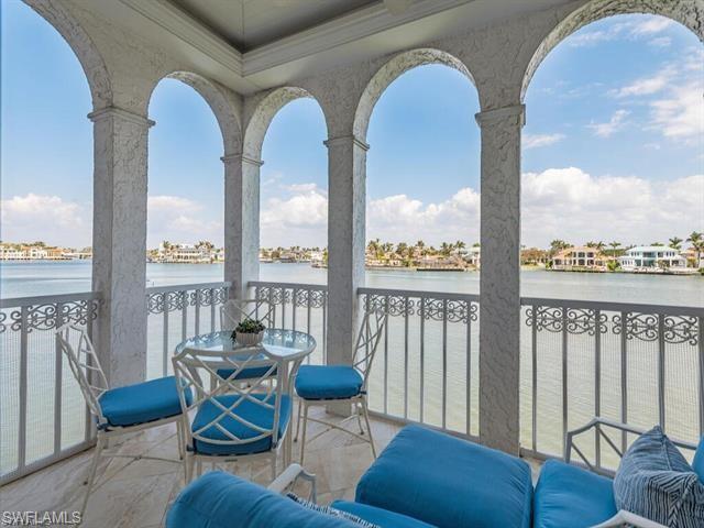 4000 Gulf Shore Blvd N 900 Property Photo 10