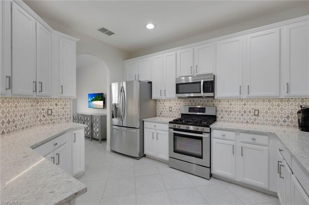 1677 Tarpon Bay Dr S 36 Property Photo 12