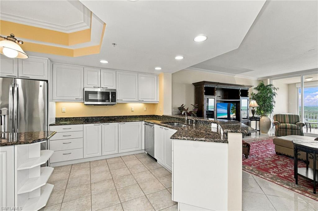 425 Dockside Dr 703 Property Photo 24