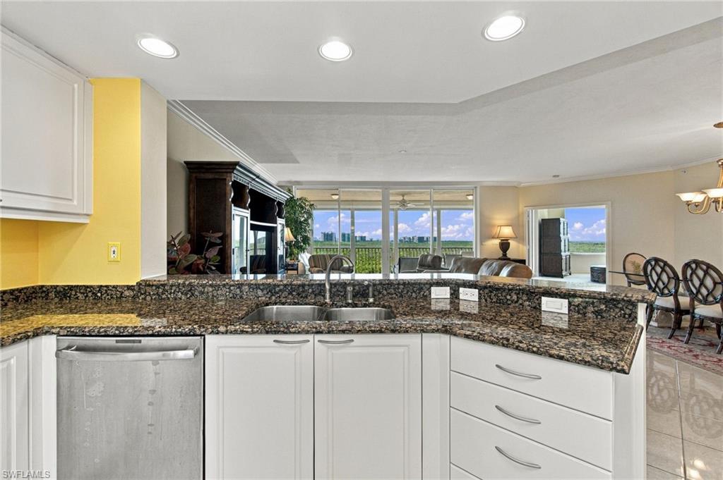 425 Dockside Dr 703 Property Photo 25