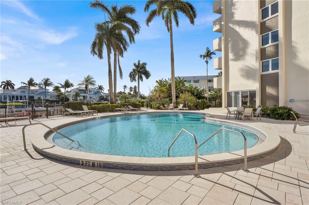 2150 Gulf Shore Blvd N 609 Property Photo 11
