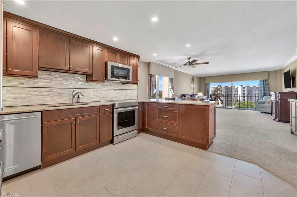 2150 Gulf Shore Blvd N 609 Property Photo 17