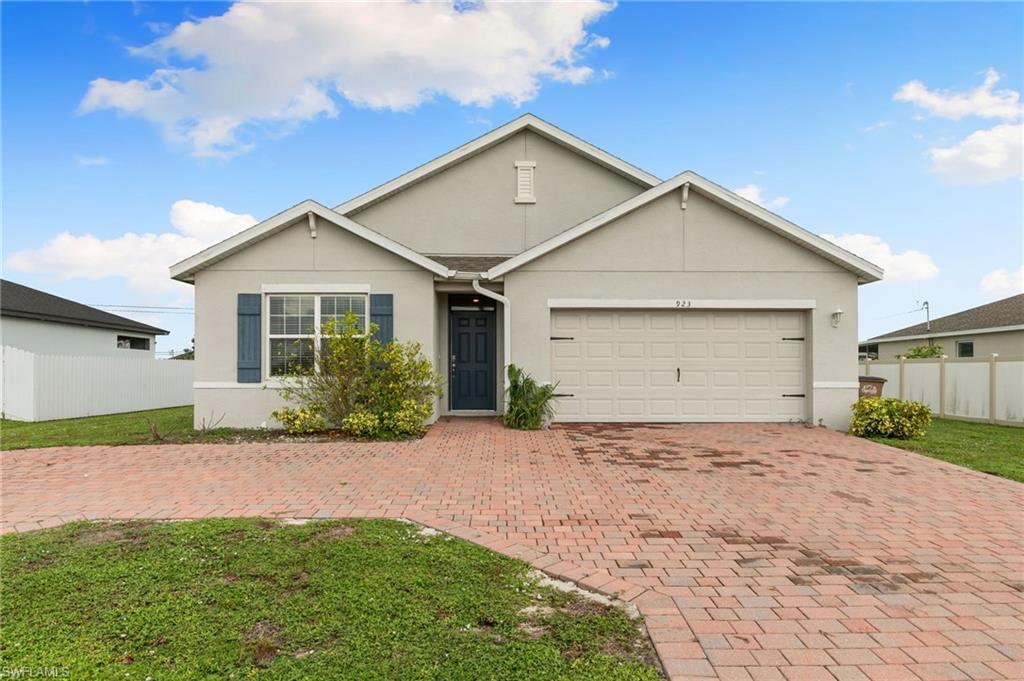 923 Tropicana Pkwy W Property Photo 2