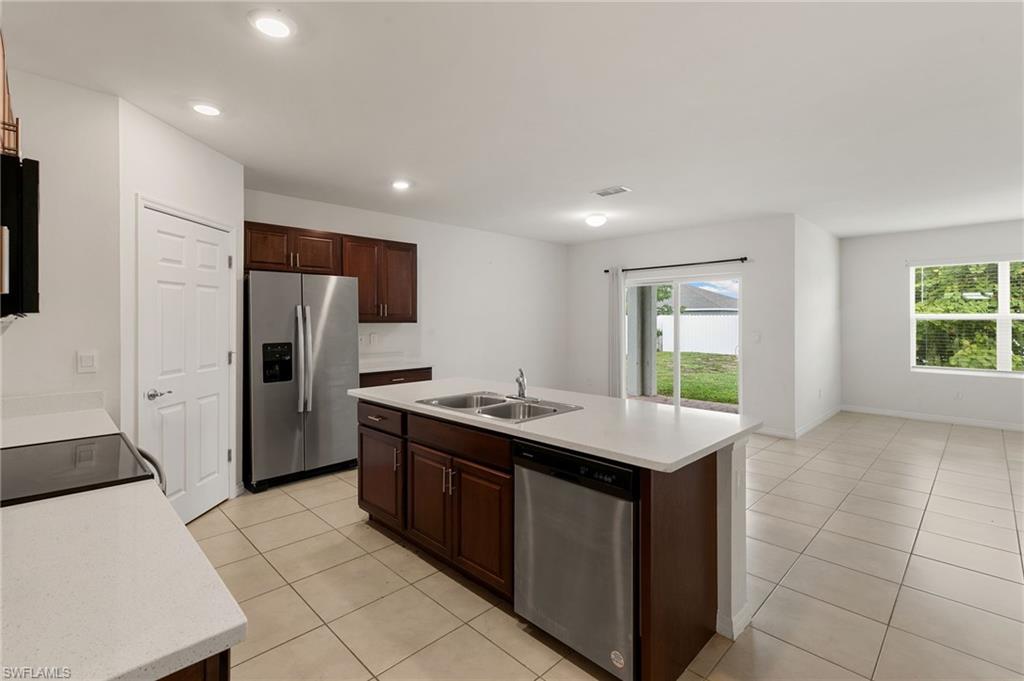 923 Tropicana Pkwy W Property Photo 4