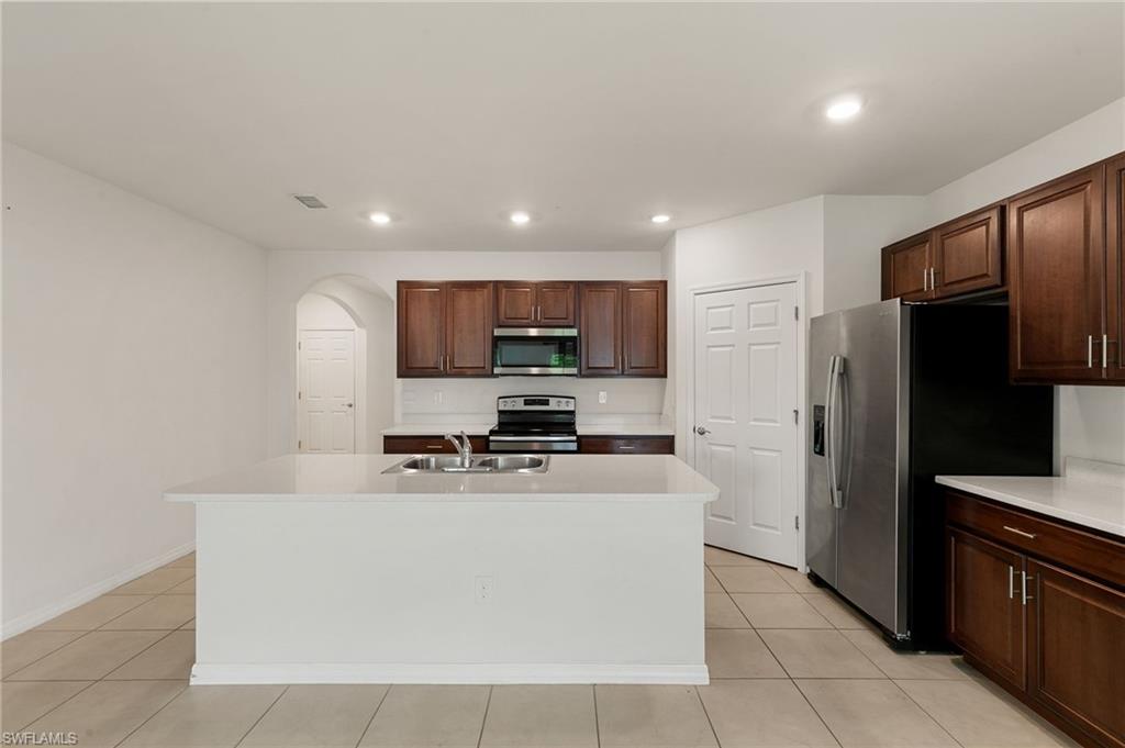923 Tropicana Pkwy W Property Photo 6