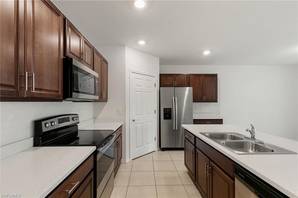923 Tropicana Pkwy W Property Photo 7