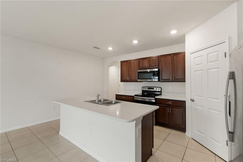 923 Tropicana Pkwy W Property Photo 8