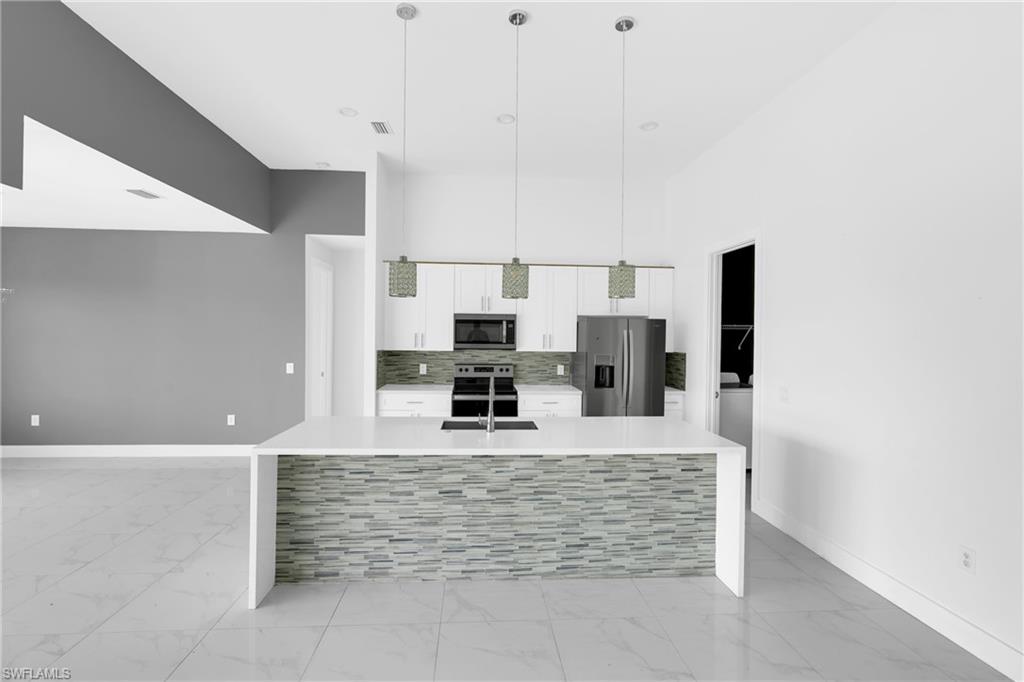 113 38 Pl Property Photo 14