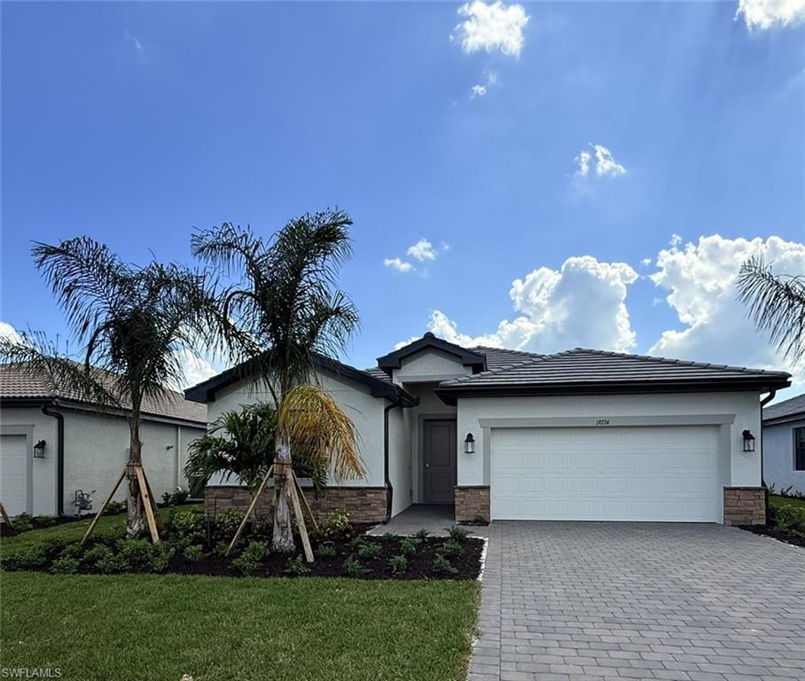 19274 Hinkley DR Property Photo 1