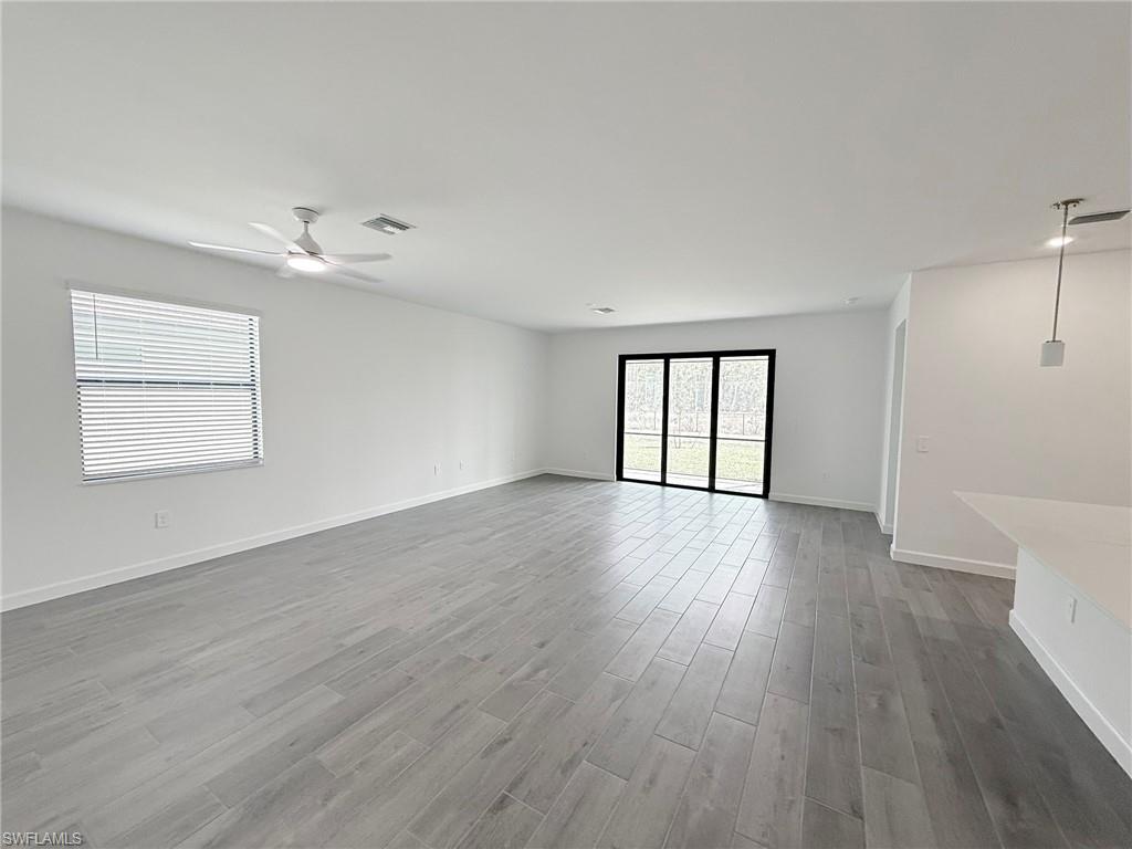 19274 Hinkley Dr Property Photo 7