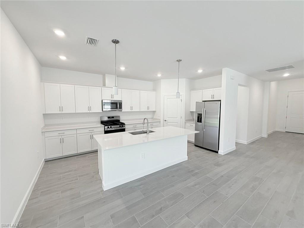 19274 Hinkley Dr Property Photo 9