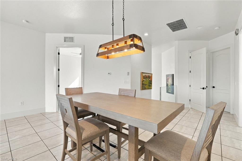 6060 Jonathans Bay Cir 402 Property Photo 8