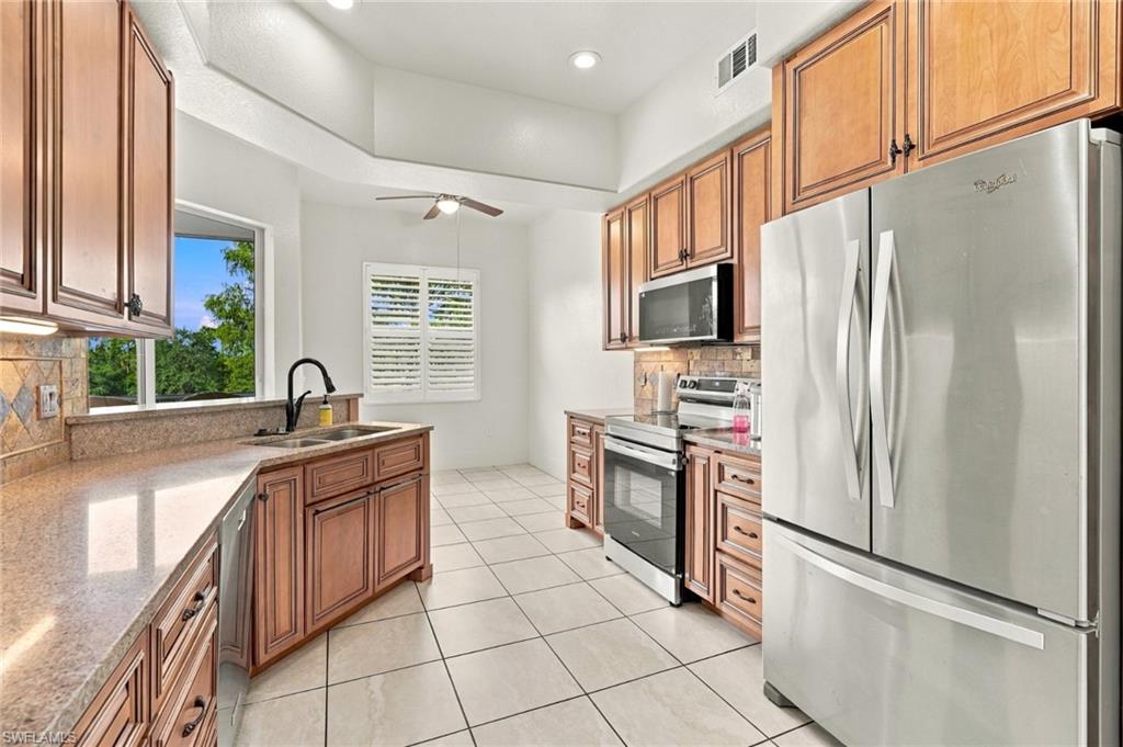 6060 Jonathans Bay Cir 402 Property Photo 15