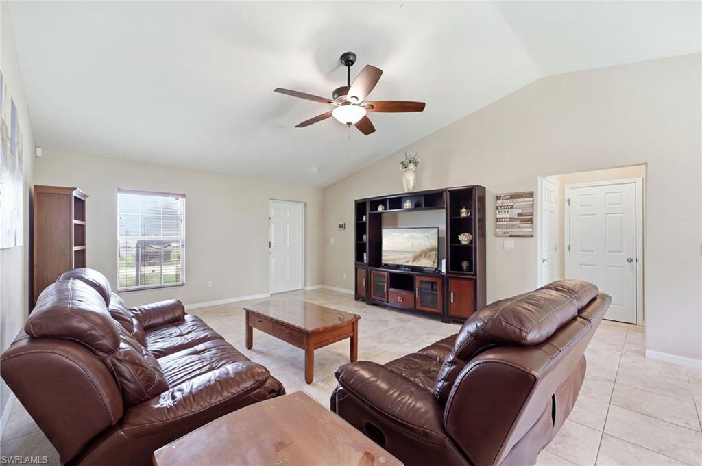 2828 22nd Pl Property Photo 5