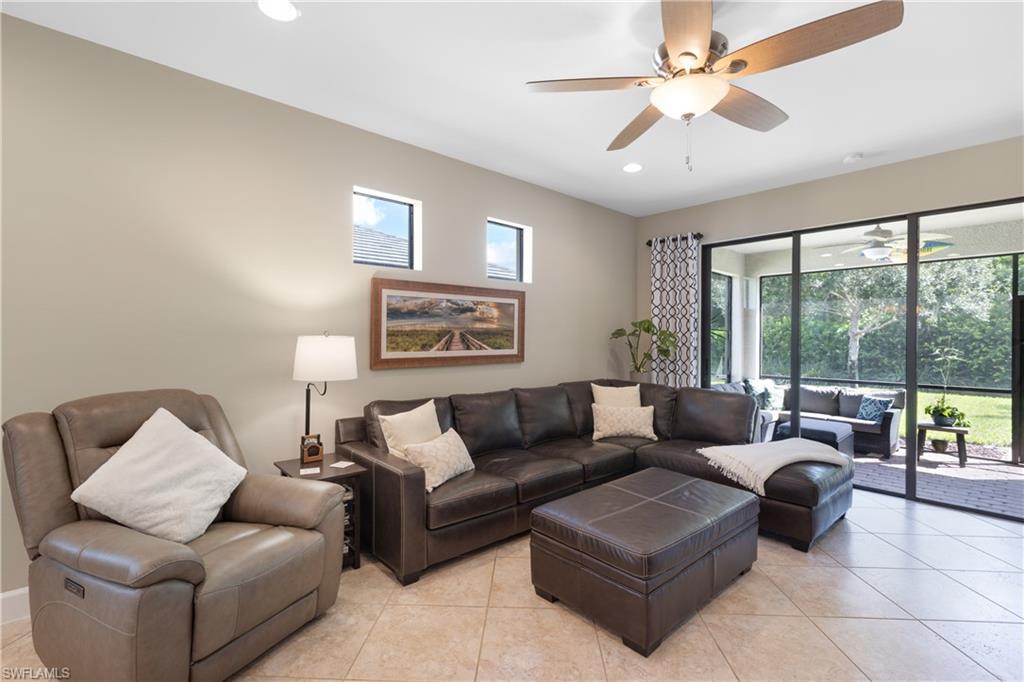 7602 Jacaranda Ln Property Photo 2