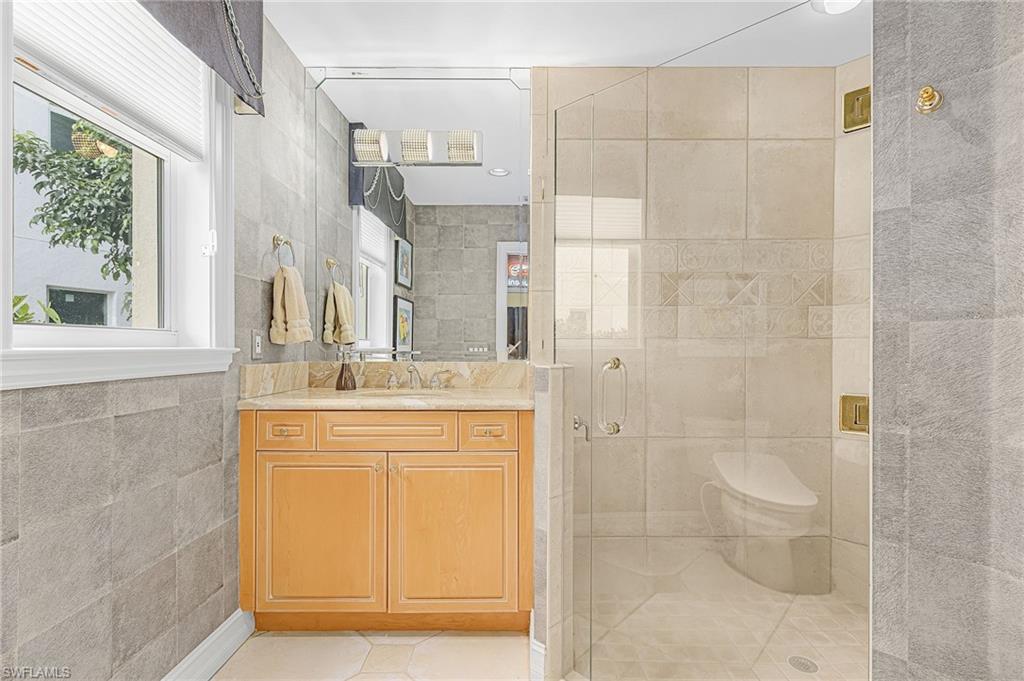 2350 Cheshire Ln Property Photo 34