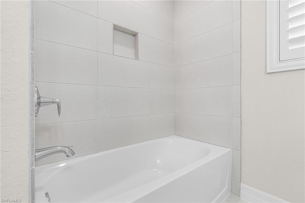 286 Indies Dr E 102 Property Photo 20