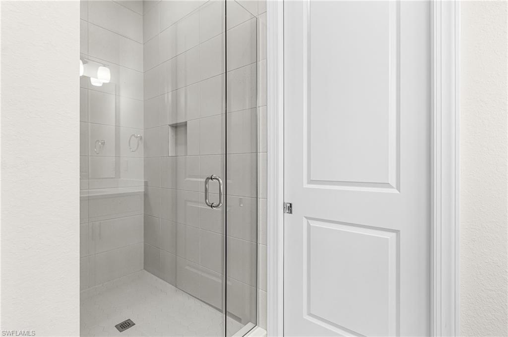 286 Indies Dr E 202 Property Photo 5
