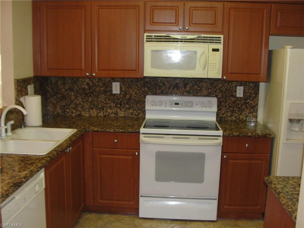 15449 Bellamar Cir 1211 Property Photo 3