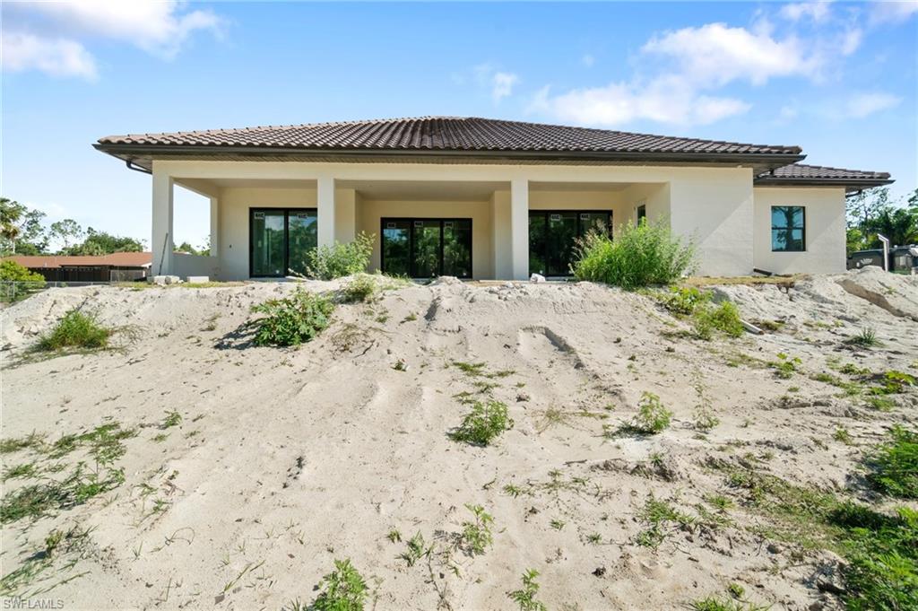 721 Golden Gate Blvd W Property Photo 6