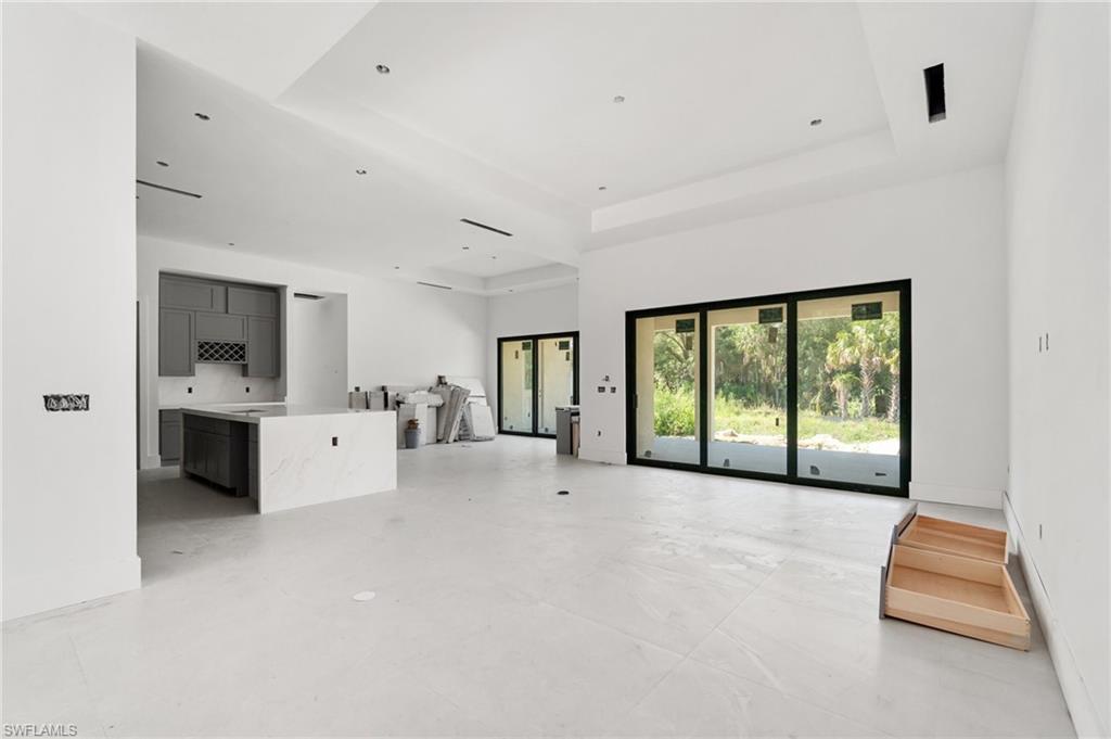 721 Golden Gate Blvd W Property Photo 13