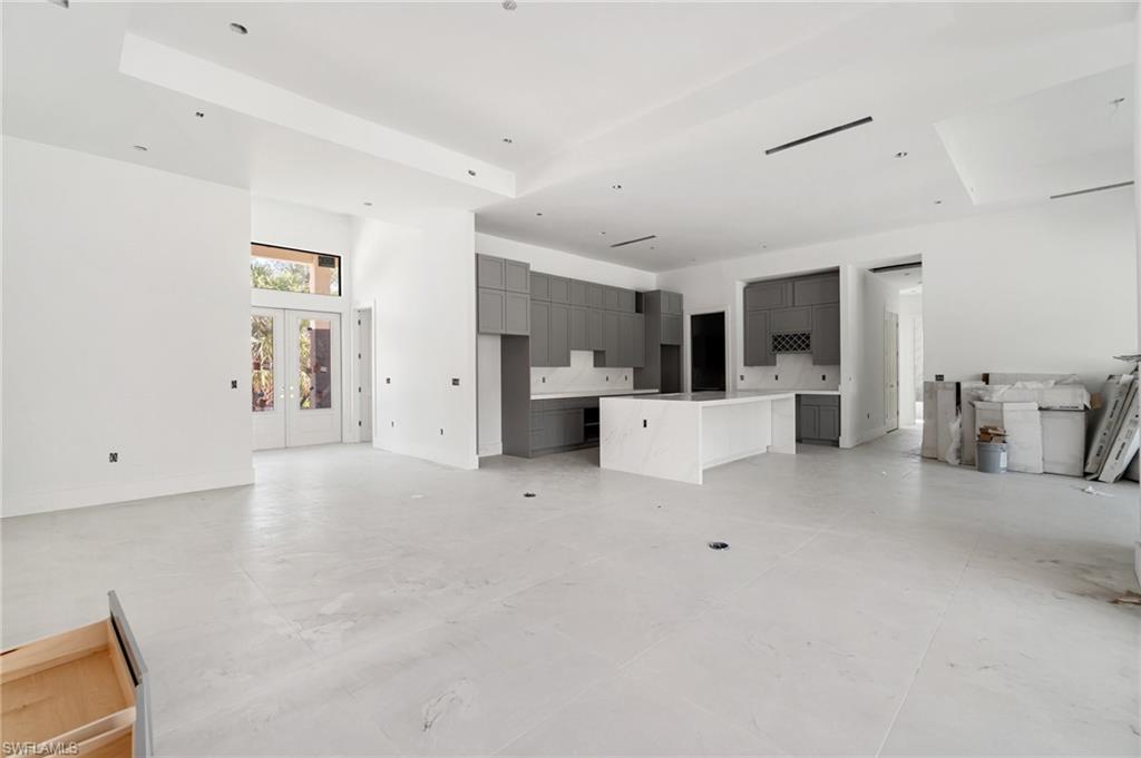 721 Golden Gate Blvd W Property Photo 14