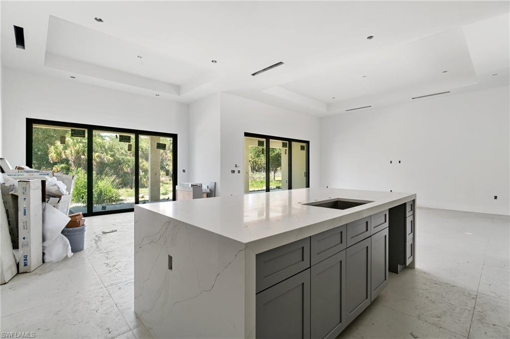 721 Golden Gate Blvd W Property Photo 19