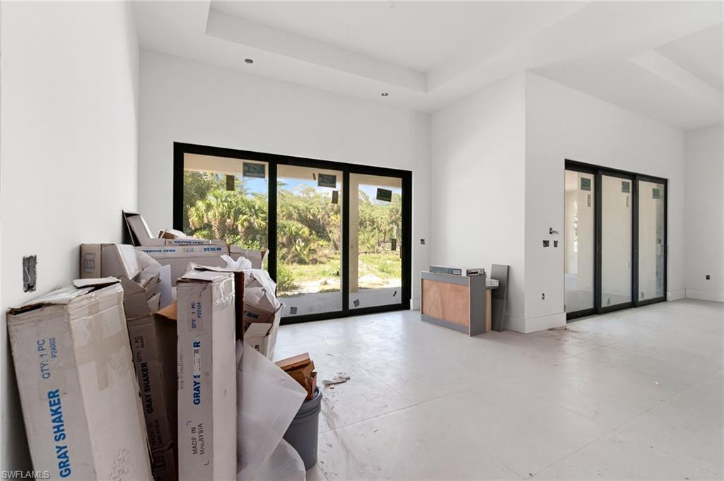 721 Golden Gate Blvd W Property Photo 21