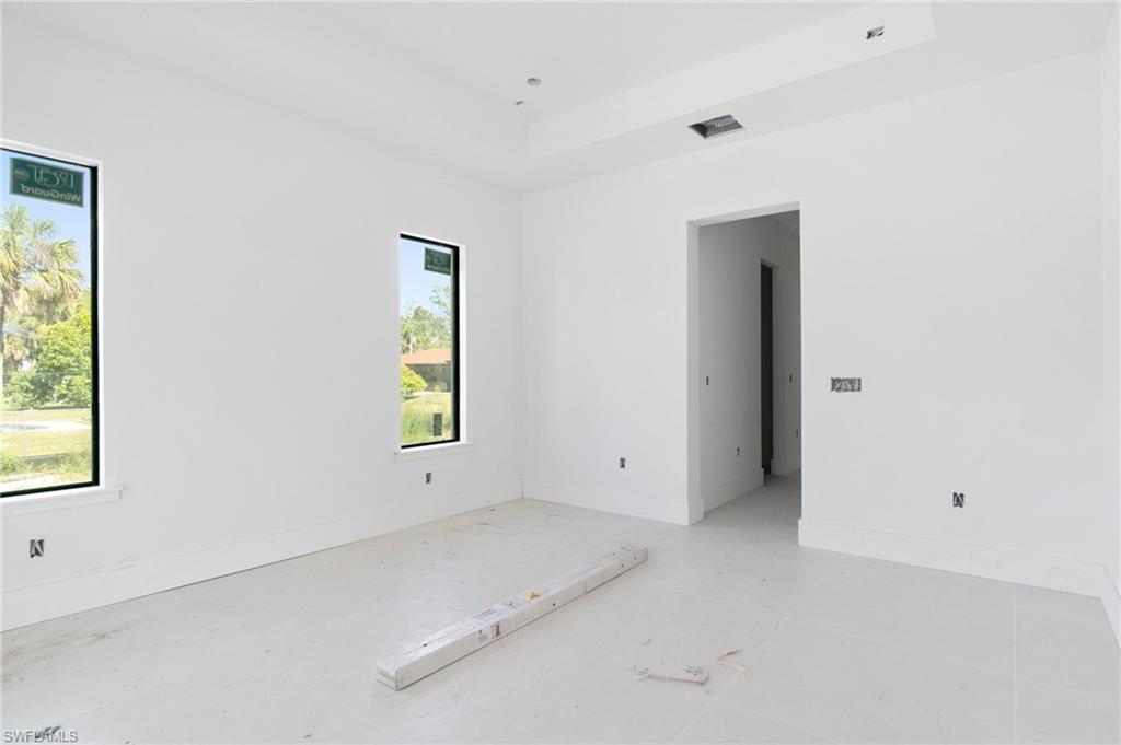 721 Golden Gate Blvd W Property Photo 26