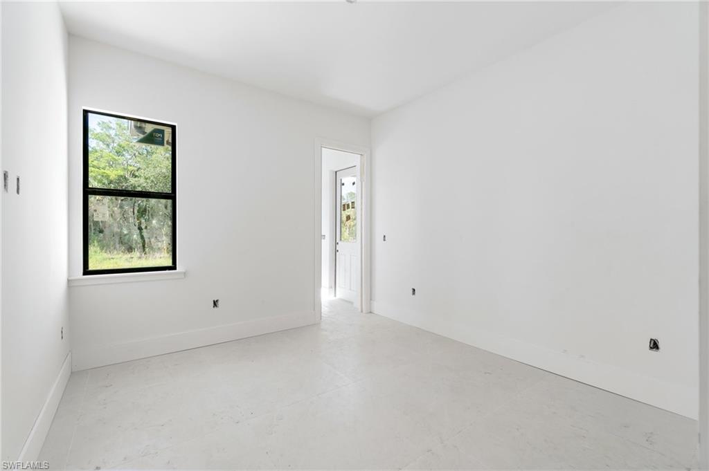 721 Golden Gate Blvd W Property Photo 30