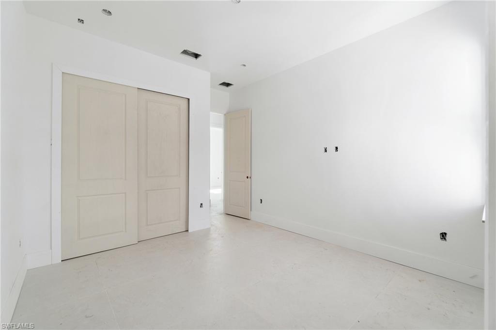 721 Golden Gate Blvd W Property Photo 32