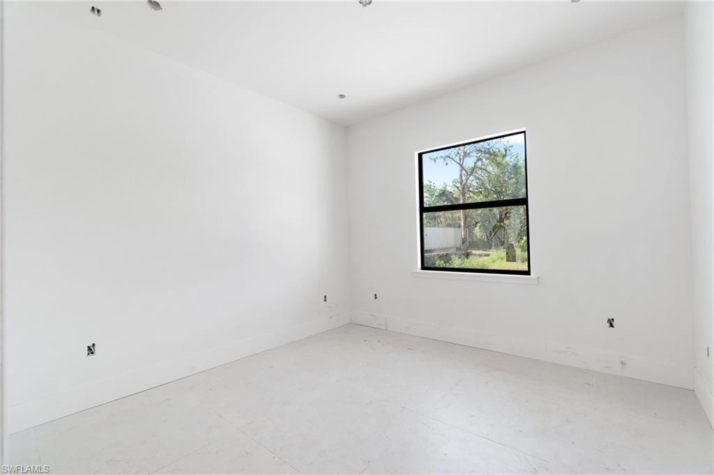 721 Golden Gate Blvd W Property Photo 34