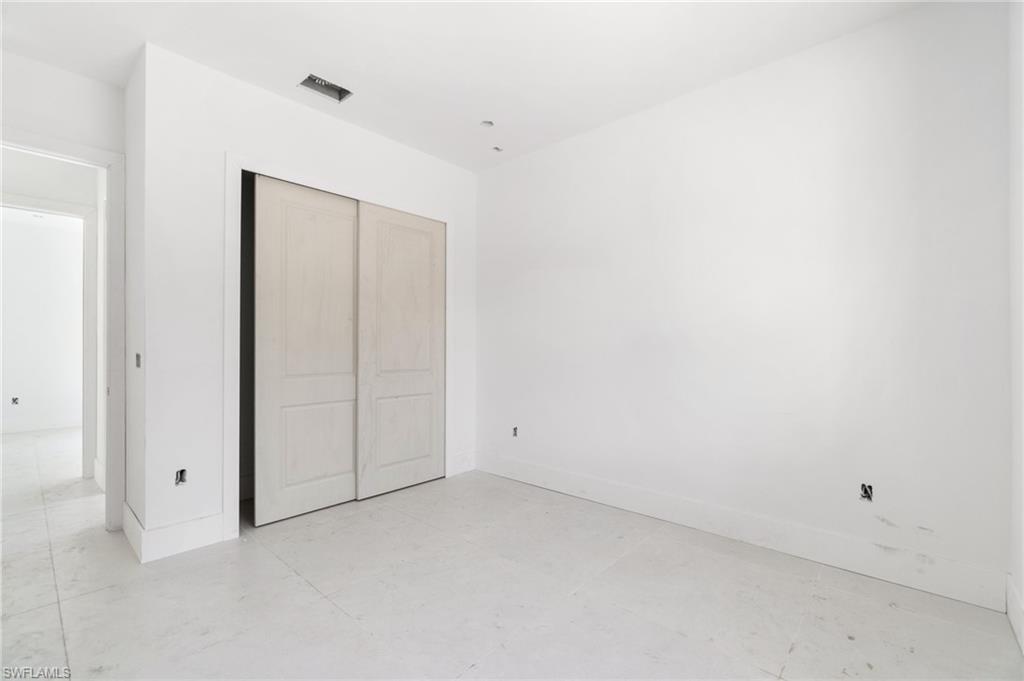 721 Golden Gate Blvd W Property Photo 35