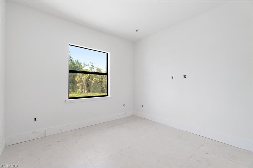 721 Golden Gate Blvd W Property Photo 36
