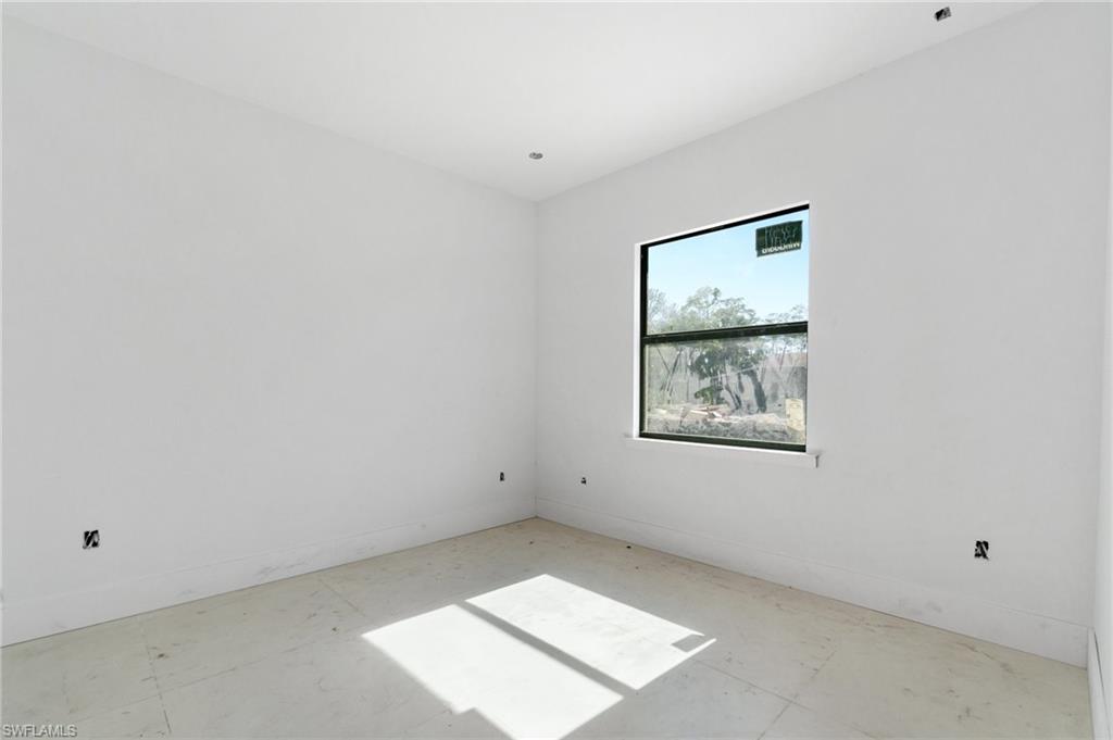 721 Golden Gate Blvd W Property Photo 38