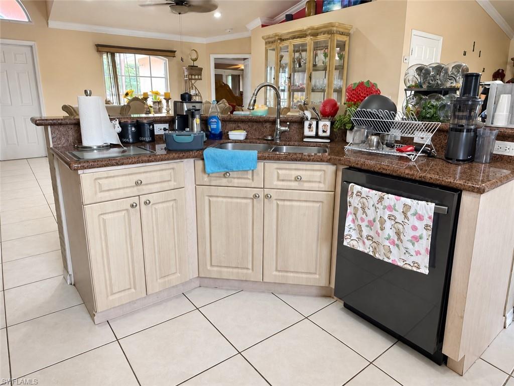 4775 Everglades Blvd N Property Photo 4