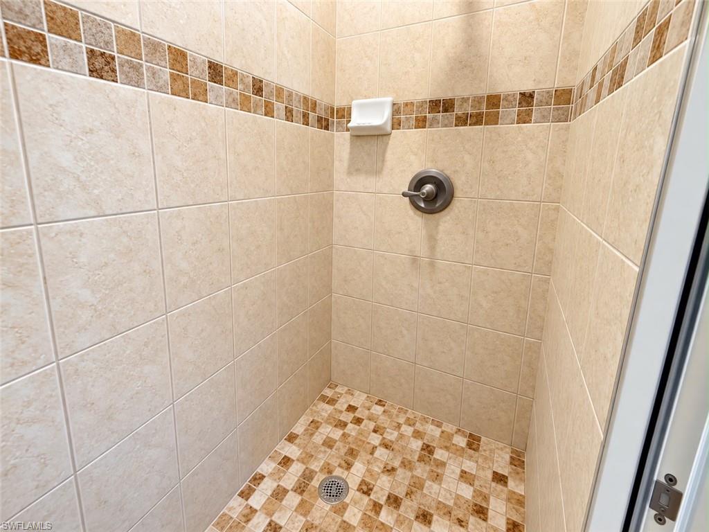 4775 Everglades Blvd N Property Photo 8
