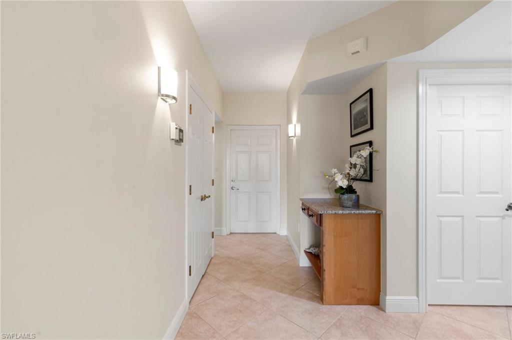 907 Panama Ct 303 Property Photo 5