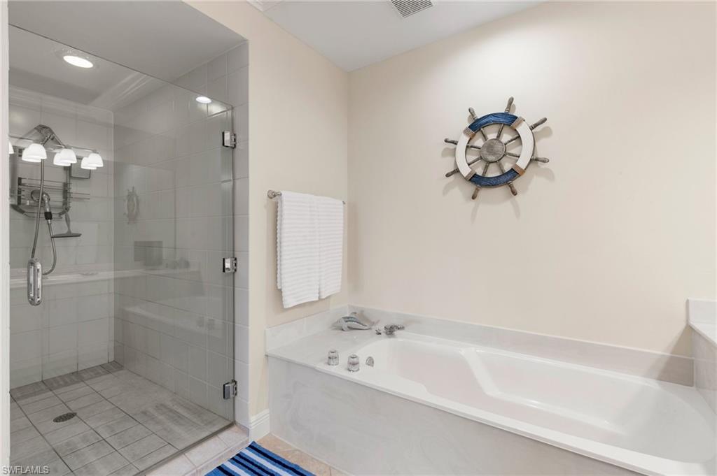 907 Panama Ct 303 Property Photo 17