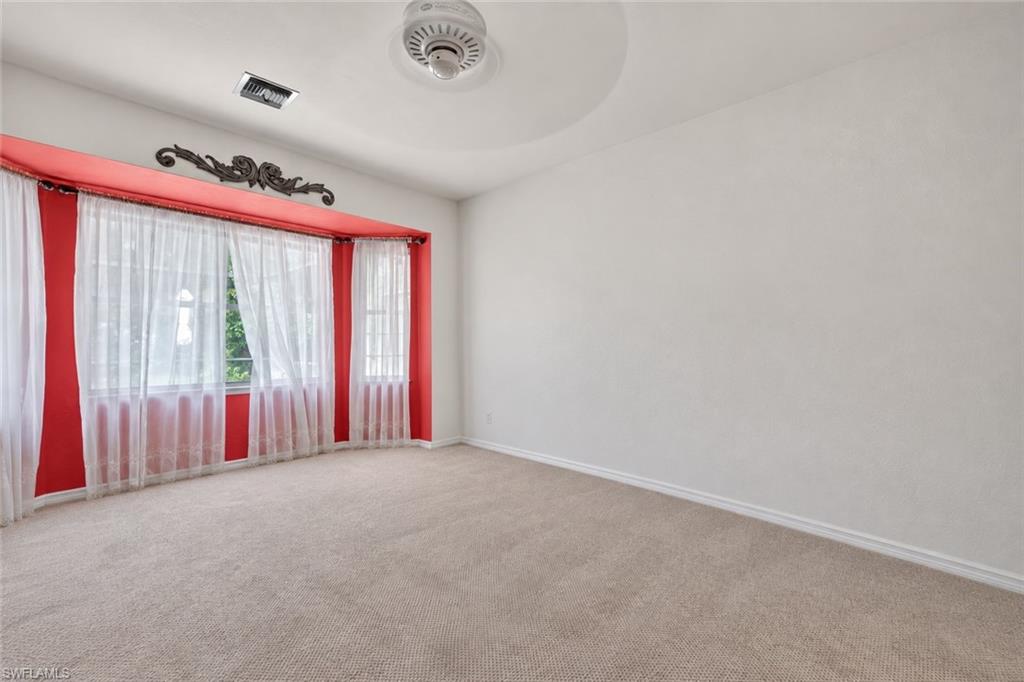 9900 Colonial Walk N Property Photo 10