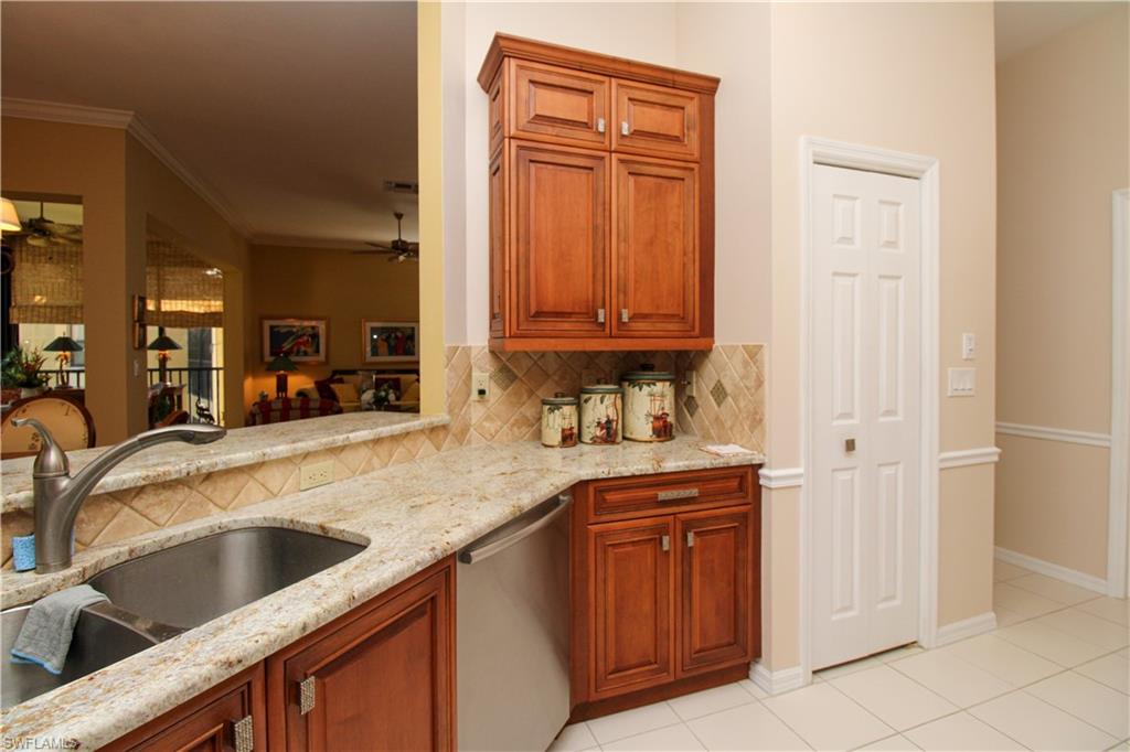 172 Vintage Cir 202 Property Photo 26