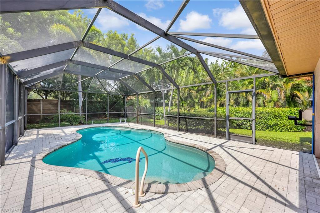 27113 Edenbridge Ct Property Photo 3