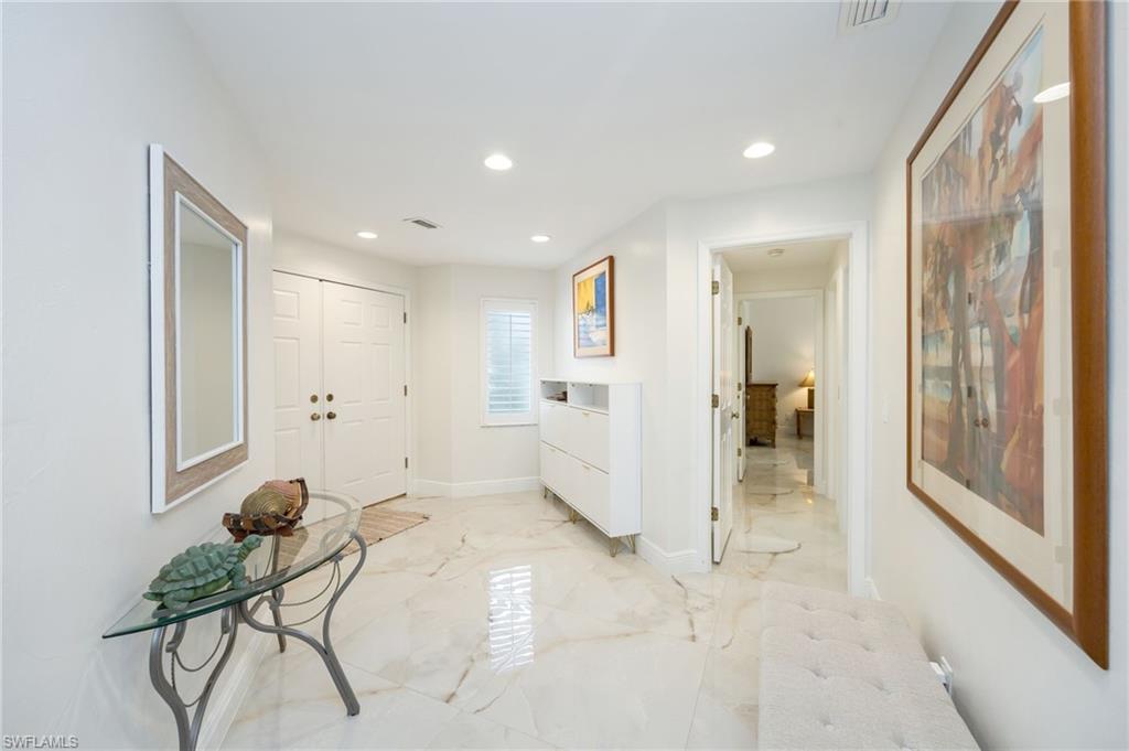 780 Waterford Dr 101 Property Photo 2