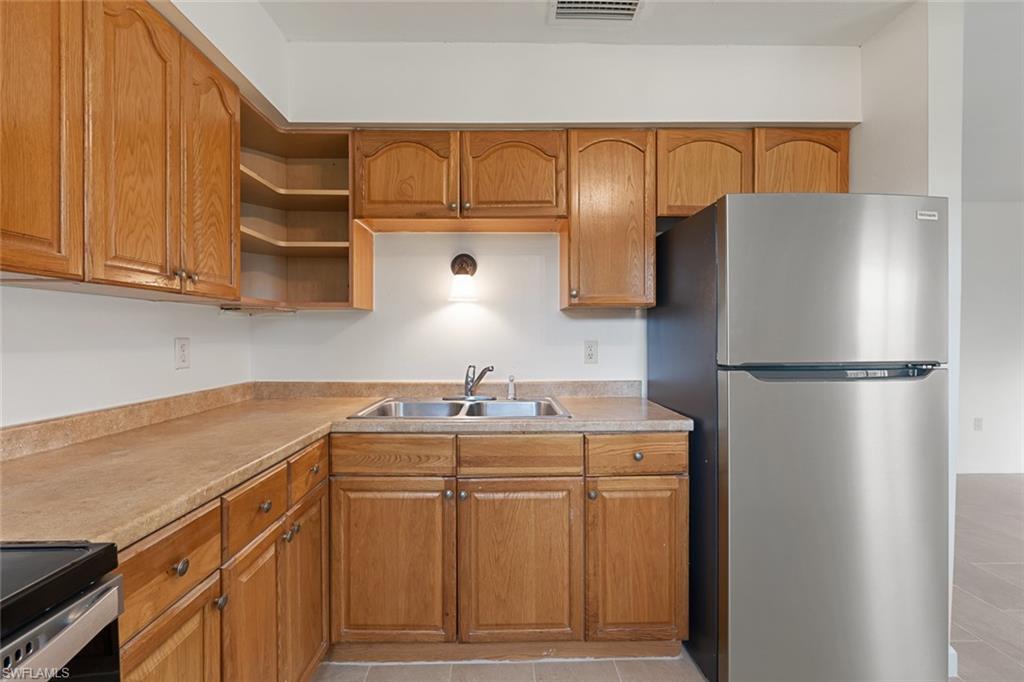 3325 Airport Rd N R7 Property Photo 6
