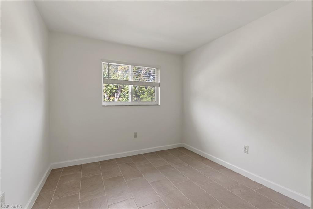 3325 Airport Rd N R7 Property Photo 10