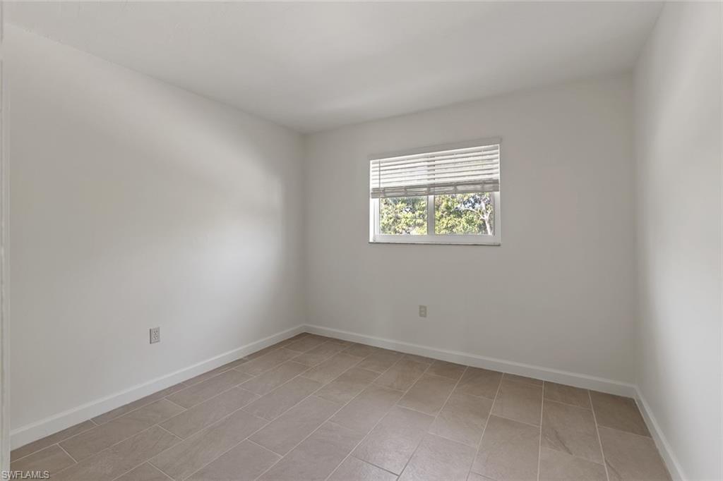 3325 Airport Rd N R7 Property Photo 12