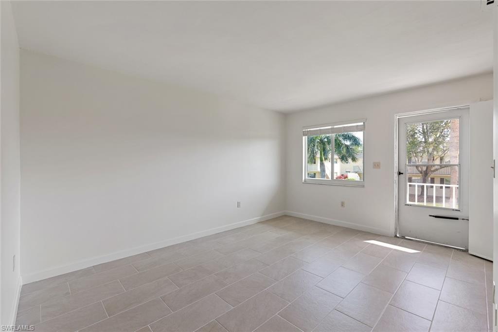 3325 Airport Rd N R7 Property Photo 14