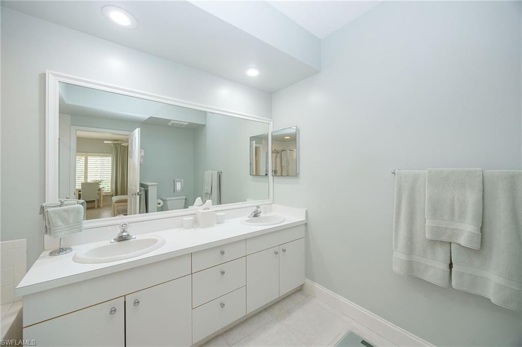 5818 Glencove Dr 103 Property Photo 26
