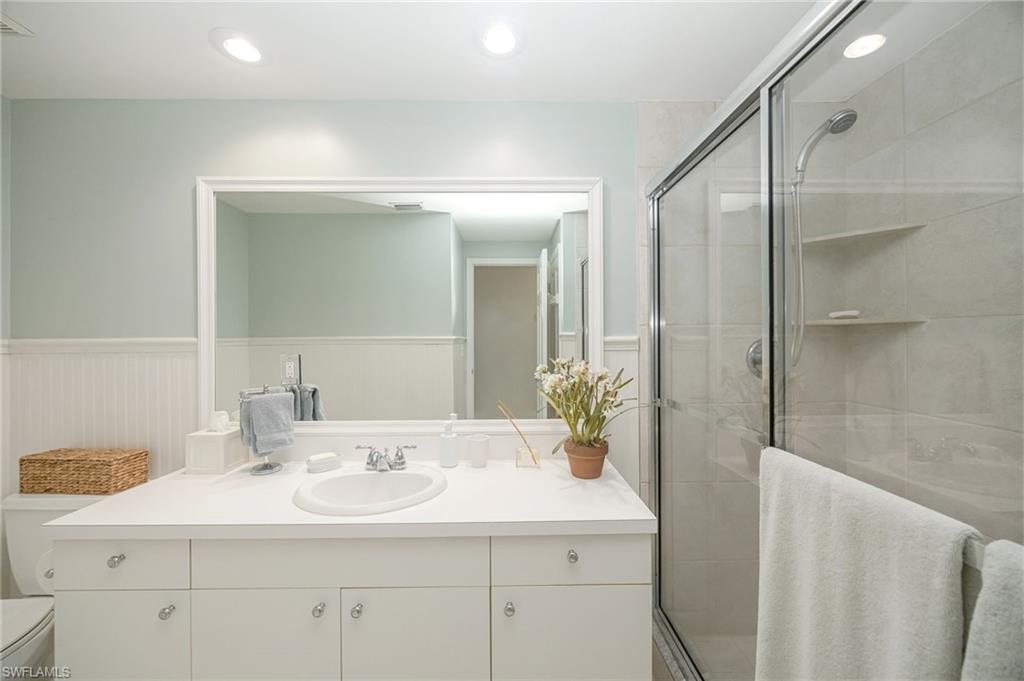 5818 Glencove Dr 103 Property Photo 32